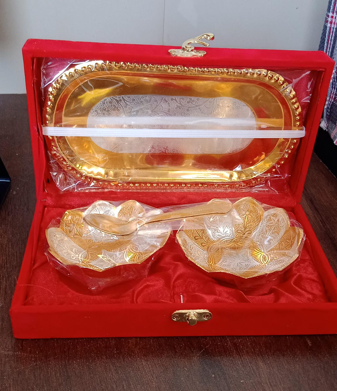 5636 5in1 Gold Silver Plated 2 Bowl 2 Spoon Tray Set Brass with Red Velvet Gift Box Serving Dry Fruits Desserts Gift