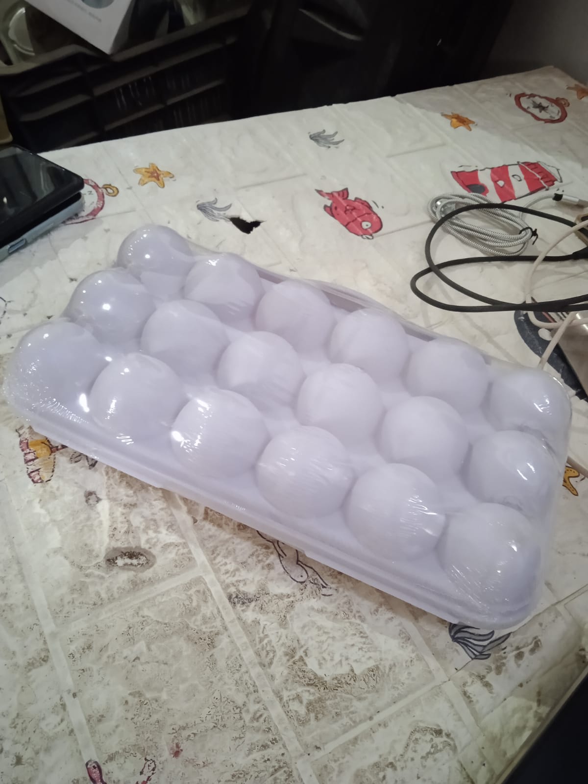 5727 18 Grid Egg Holder Storage, Shock-Proof Egg Container with Buckle, Egg Carrier, Egg Tray, Egg Shelter, Effective Full Seal, Egg House use for Fridge, Camping, Kitchen